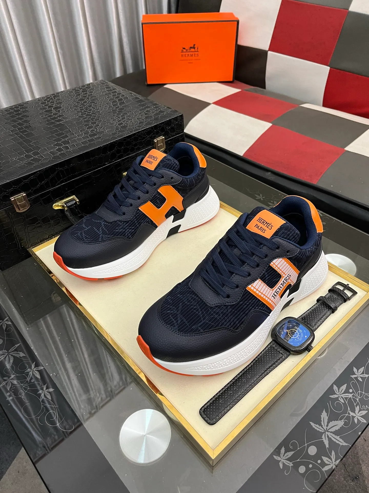 Men's shoes 💰540⌚️⌚️ HERMES/Hermès men's rest sneakers! -High-end quality original casual sports shoes -Upper: high nappa calfskin, forging technology, knitted fabric, shoe brand webbing, injection molded brand logo -Inner: foot pad; water-dyed cowhide -Outsole: ultra-light TPU·rubber; two-color molded outsole -Ultra-high quality control·fine workmanship: highlighted (high-end·luxury·grade) Size: 38-443️⃣Colors available